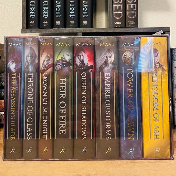 OOP / OG Throne of Glass Series / Box Set ( HARDCOVER ) by Sarah J. Maas - Picture 6 of 6
